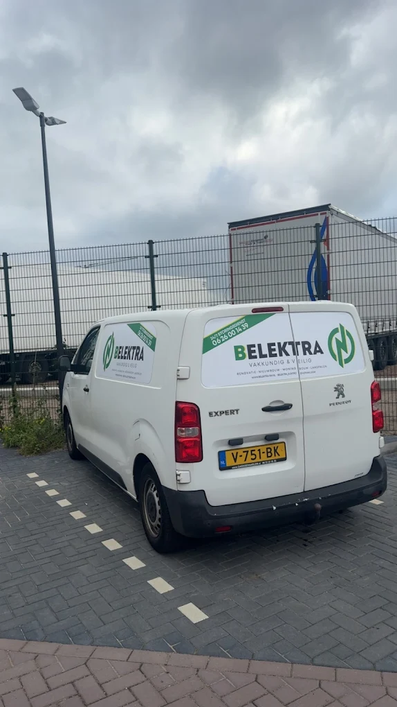 Belektra bedrijfsbus, vakkundig en veilig, herkenbaar door heel Nederland